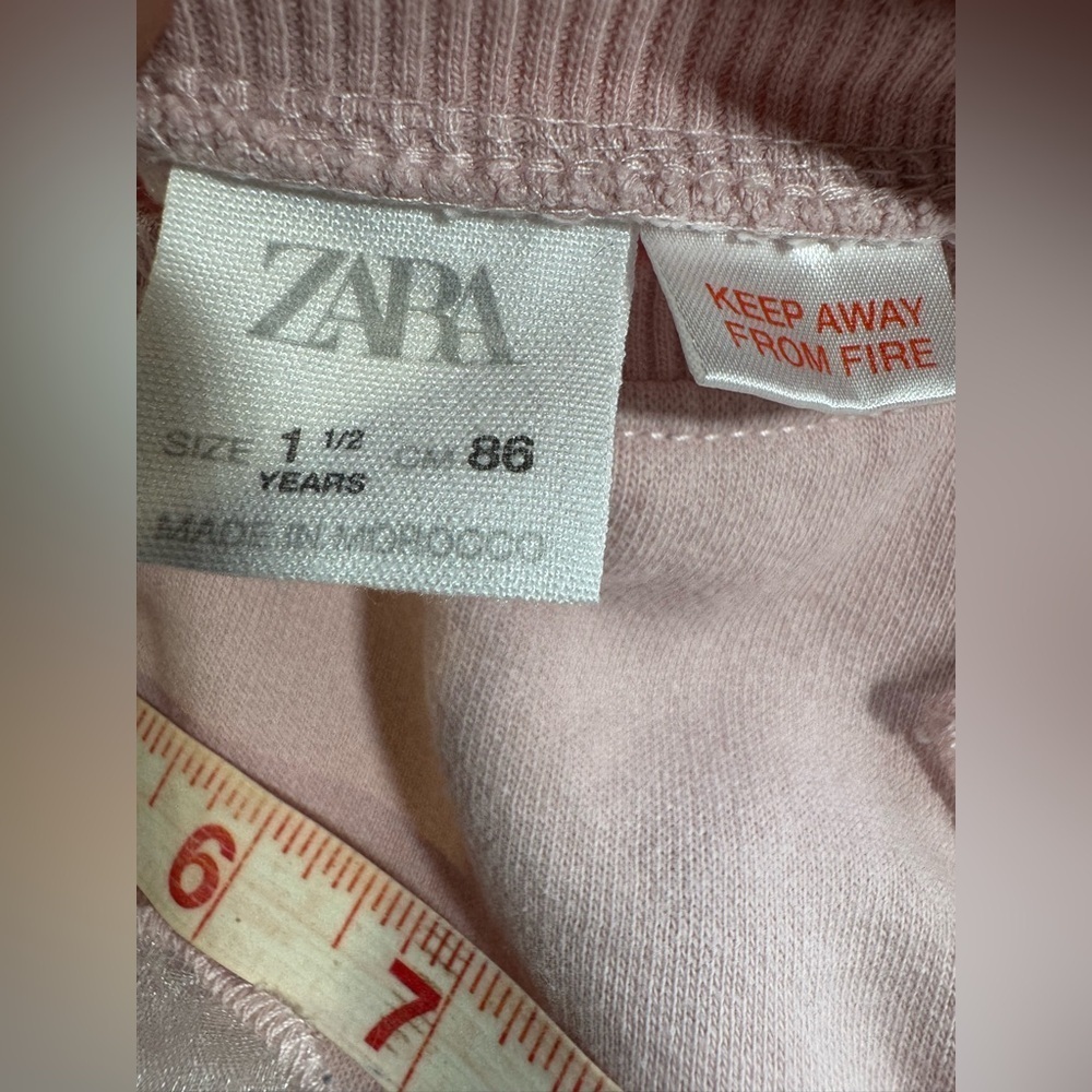 Zara kids Pink Heart Embellished Sweatshirt size 1 1/2 years - Picture 7 of 7